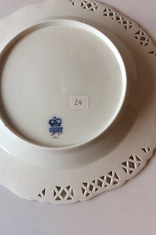 Royal Copenhagen Saksisk Blomst Middags-/Frugttallerken i luksusmodel med gennembrudt kant.