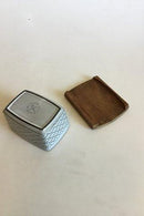 Bing & Grondahl / Kronjyden Cordial Grey Butter Churn with Teak Lid No 682（ビング＆グロンダール/クロニデンコーディアルグレーバターチャーン、チーク蓋付き）。