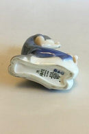 Bing & Grondahl Figur eines Mädchens mit Puppe Nr. 2191