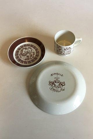 Bjørn Wiinblad, Nymølle Juli Månedskop med underkop No 3513 og kagetallerken No 3520