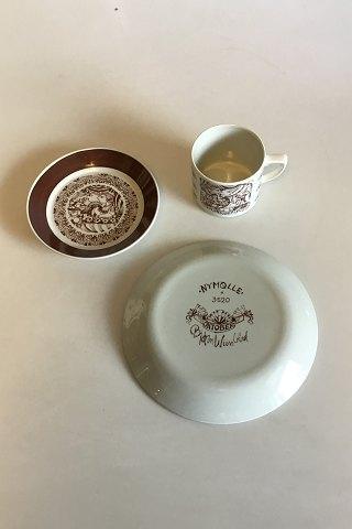 Bjorn Wiinblad, Nymolle October Month Cup No 3513, Saucer and Cake Plate No 3520