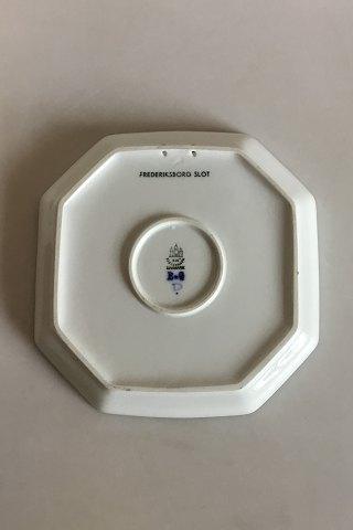 Bing og Grøndahl Alfabet Platte Frederiksborg Slot. Designet i 1933-1934 af Ove Larsen