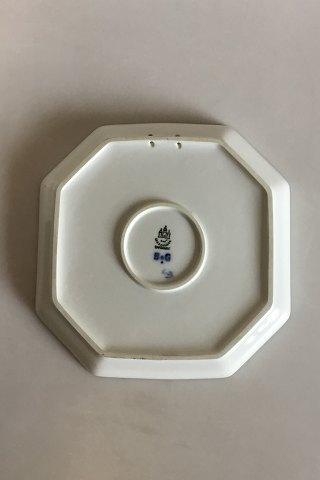 Bing og Grøndahl Alfabet Platte Essen. Designet i 1933-1934 af Ove Larsen