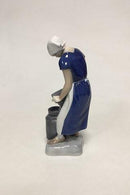 Bing og Grøndahl Figur af Pige med mælkespand No. 2181