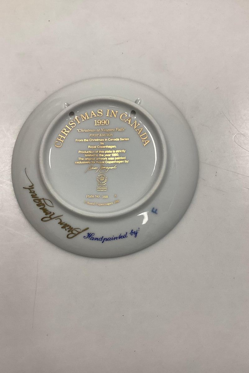 Royal Copenhagen Christmas in Canada Platte 1990