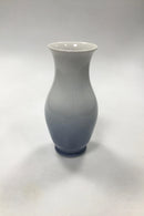 Royal Copenhagen Art Nouveau vase med blomster no 2630/2289