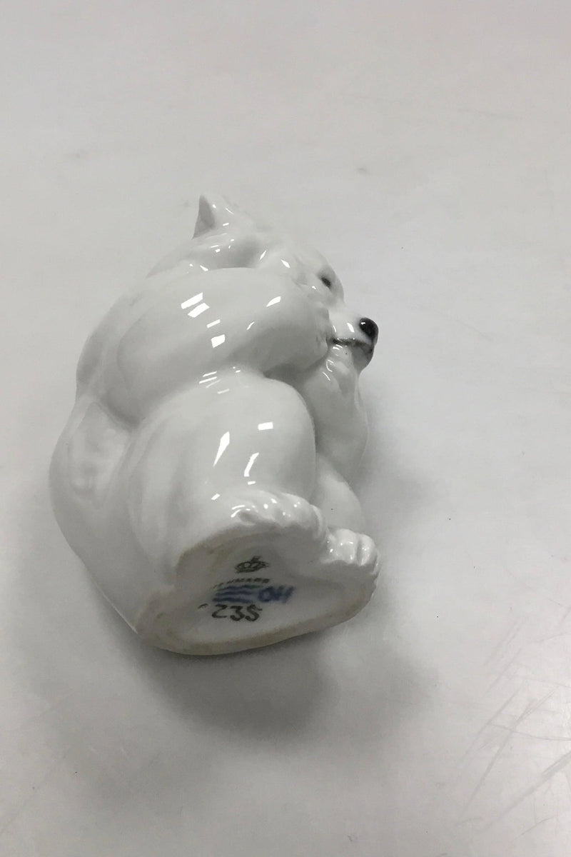 ロイヤルコペンハーゲン フィギュリン ホッキョクグマ（子グマ） No.235