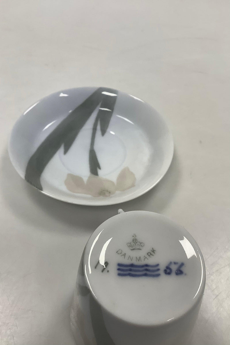 Royal Copenhagen Art Nouveau Kop med Iris No 19/37B