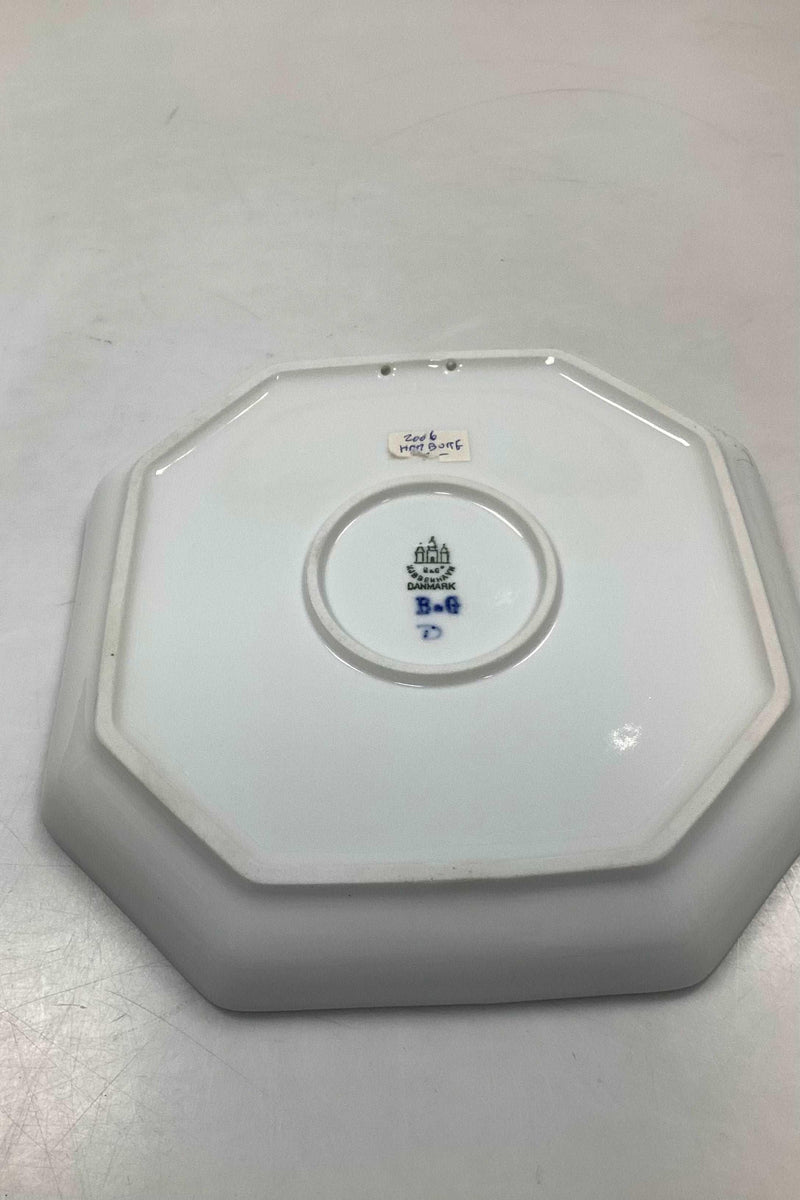 Bing og Grøndahl Alfabet Platte Hamborg. Designet i 1933-1934 af Ove Larsen