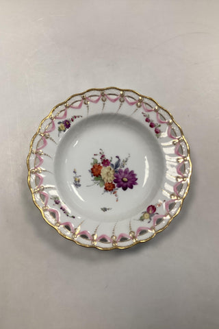 Royal Copenhagen Fuld Saksisk Blomst Dyb Tallerken med Gennembrudt Blondekant fra 1860-1890