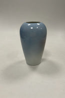 Lyngby Porcelæn Vase med Bondegård No. 128-2/76