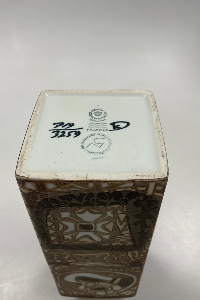 Royal Copenhagen Baca Vase No. 719/3259