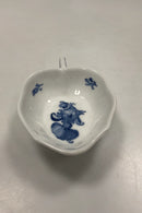 Royal Copenhagen Blå Blomst Flettet Bladformet skål No 8006