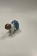 Royal Copenhagen Figur af Kravlende Baby No. 1518