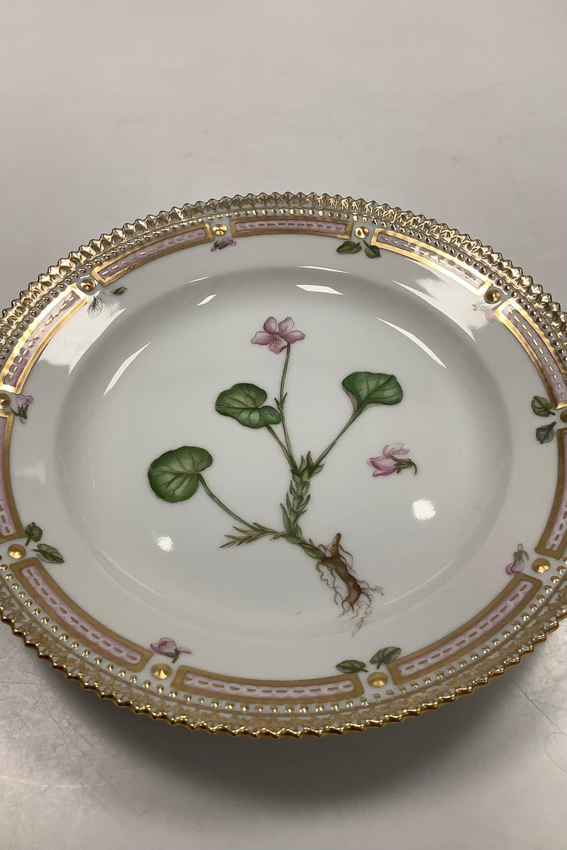 Royal Copenhagen Flora Danica Salat Tallerken No 20 / 3573