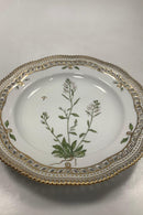Royal Copenhagen Flora Danica tallerken med gennembrudt kant No 20/3553