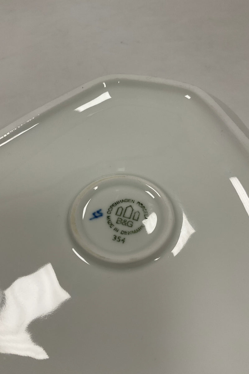 Bing og Grøndahl Dickens 3 kantet fad No. 354