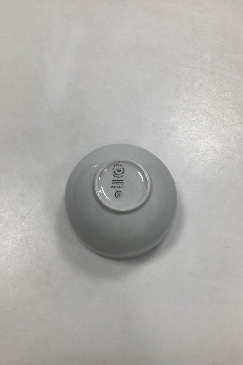 Royal Copenhagen Blåkant Skål No. 3074A