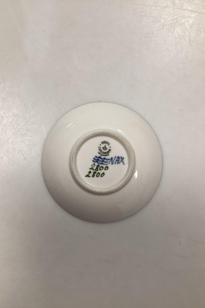 Royal Copenhagen Art Nouveau Lille platte med blomst No 2800/2800