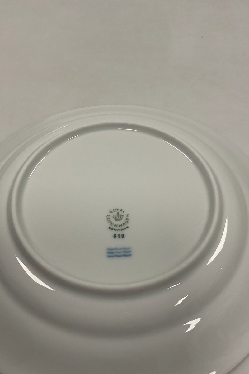 Royal Copenhagen Hvid Magnolia med uglasseret relief Dessert tallerken No 619