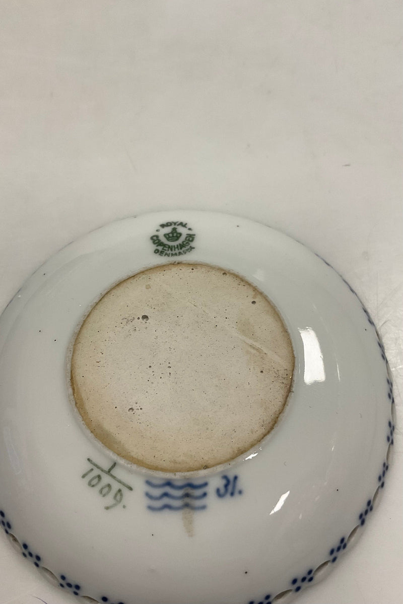 Royal Copenhagen Musselmalet Helblonde Askebæger / Platte med Sølvmønt No 1/1009