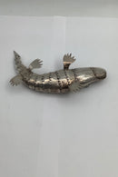 Alligator / Crocodile in silver with movable joints. Red flus eyes