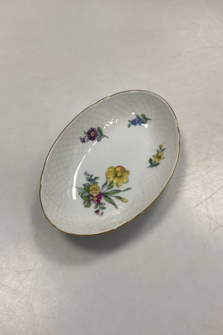 Bing og Grøndahl Saksisk Blomst, Hvid Ovalt Kagefad No. 38