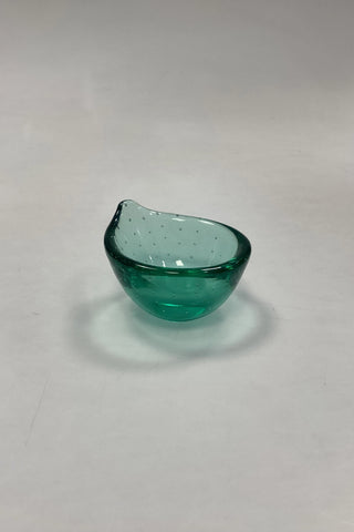 Small glass bowl with bubbles