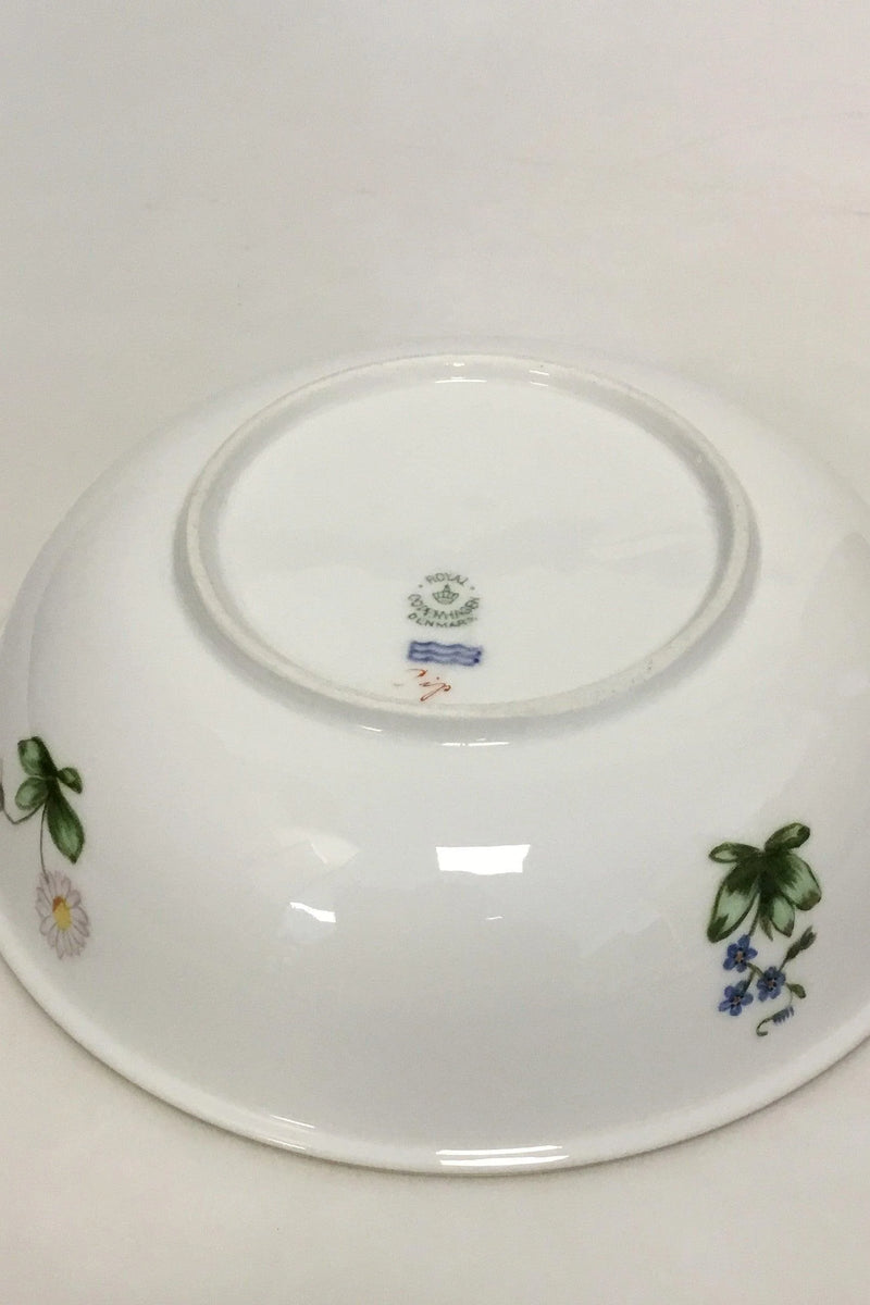 Royal Copenhagen Bellis og Følfod Rund skål