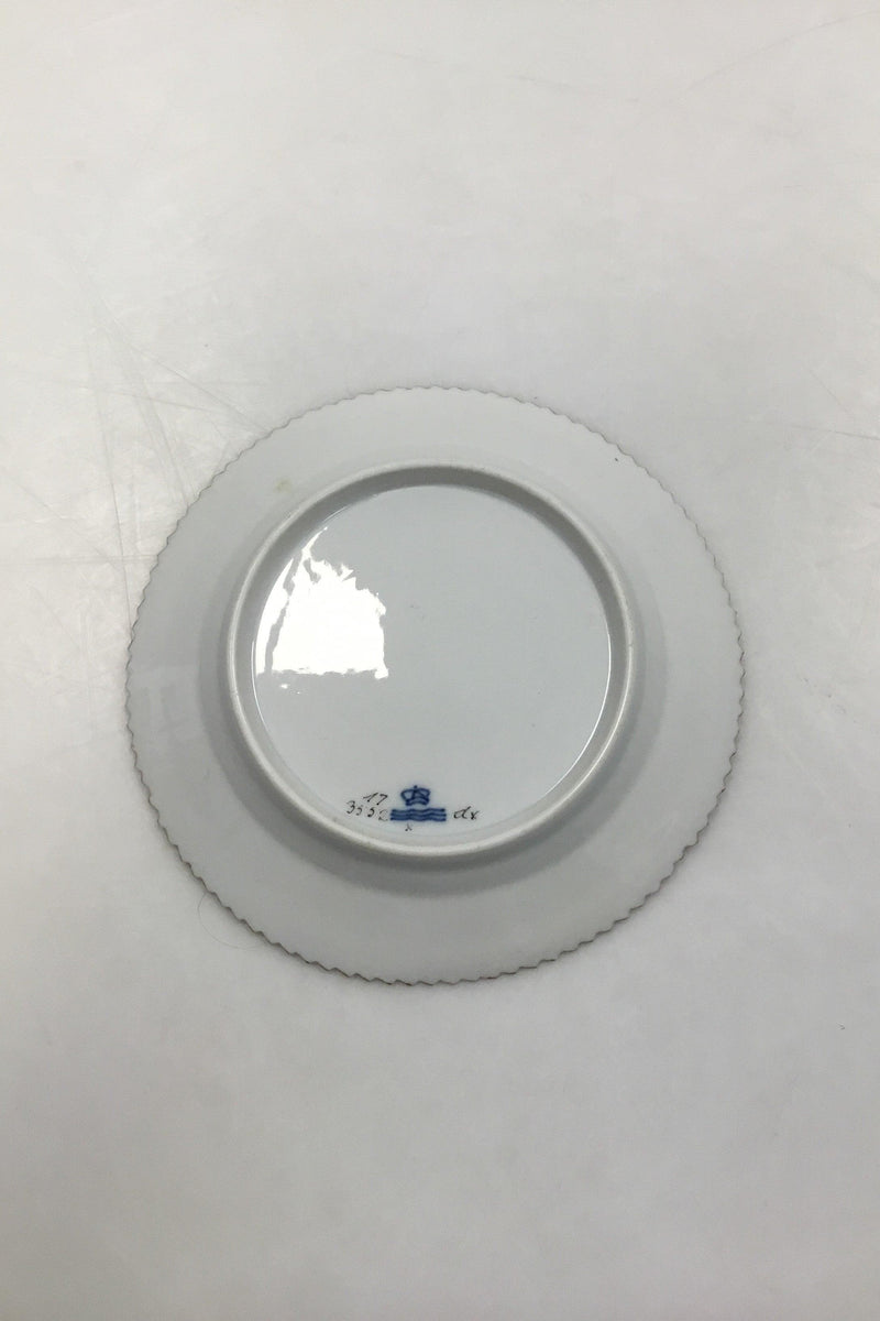 Royal Copenhagen Flora Danica Juliane Marie Kagetallerken No 17/3552