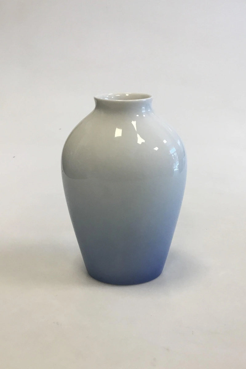 Bing og Grøndahl Vase No. 57/239 med Liljekonval