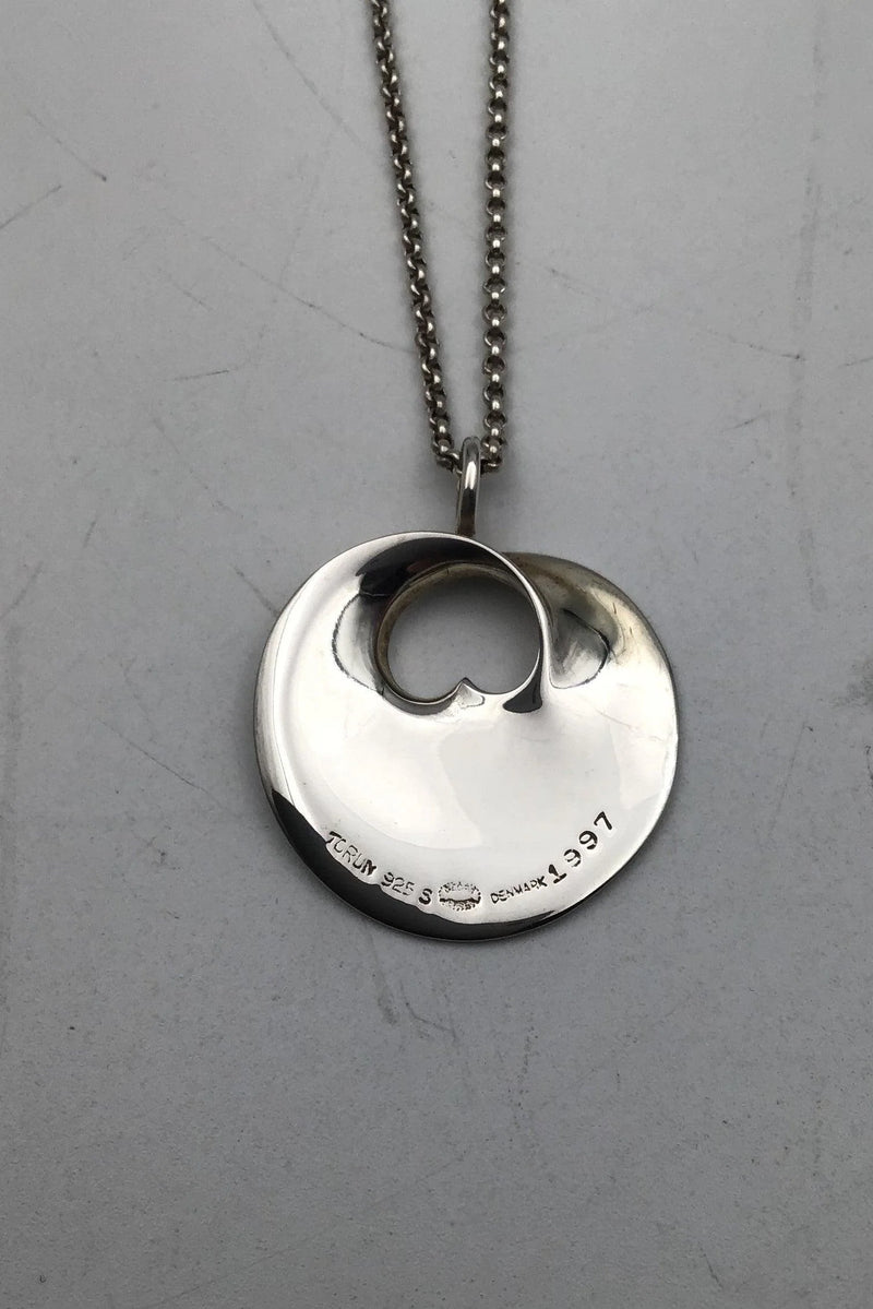 乔治-延森纯银吊坠 "隐秘的心 "薇薇安娜-托伦-布洛-胡贝（1997年）