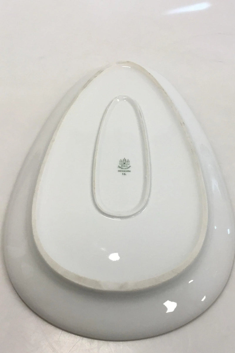 Bing & Grøndahl Hvidt glat stel med guldkant Trekantet fad No 16