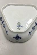 ロイヤルコペンハーゲン ブルーフルーテッドトライアングラーディッシュ No.27