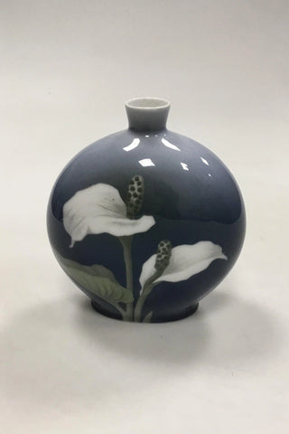 Royal Copenhagen Jugendstil-Vase mit Friedenslilie Nr. 271/2098