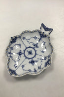 Royal Copenhagen Blaue geriffelte blattförmige Schale Nr. 1076.