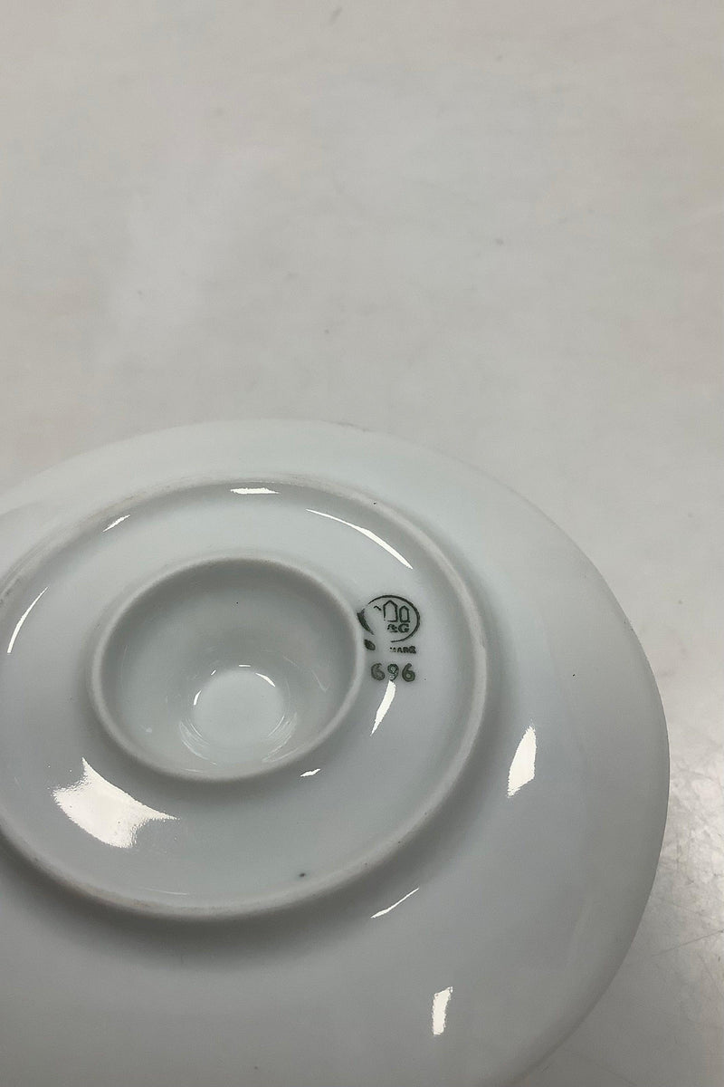 Bing and Grondahl Offenbach without gold Egg cup on foot No 696