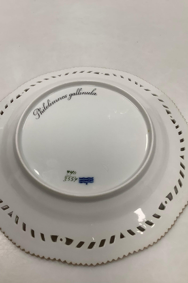 Royal Copenhagen Flora Danica Fugle Frokosttallerken No 20/3554 med gennembrudt kant.