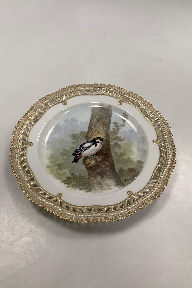 Royal Copenhagen Flora Danica Fugle Frokosttallerken No 20/3554 med gennembrudt kant.