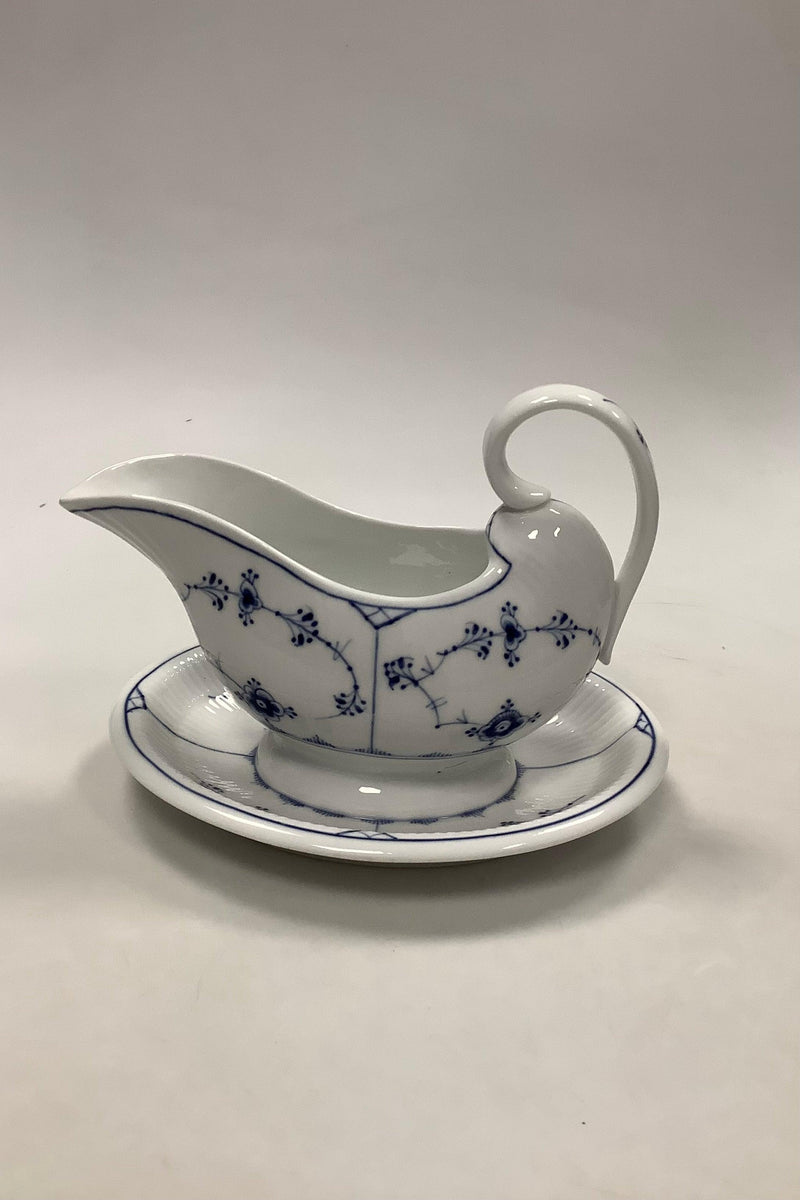 Royal Copenhagen Musselmalet Riflet Sovsekande med underfad No 201