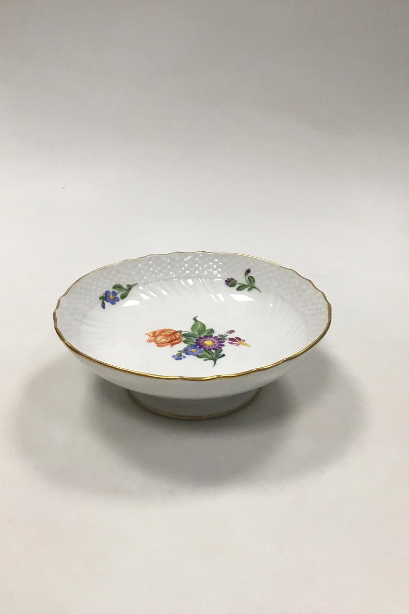 Royal Copenhagen Saksisk Blomst Let Kageskål på Lav Fod No 1532