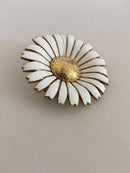 Anton Michelsen Margueritte Broche i Forgyldt Sterling Sølv og Hvid Emalje.