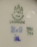 B&G vase with waterlilies