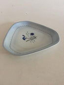 Bing & Grøndahl Demeter / Blå Kornblomst Trekantet Kagefad No 40