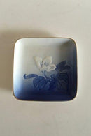 Bing & Grondahl Christmas Rose Square Assiette with Gold No 333