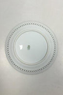 Bing & Grøndahl Platte med Profil af Nefertiti. Med gennebrudt kant og guld. No 26A