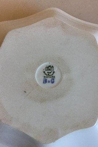 Bing & Grøndahl Saksisk Blomst, Håndmalet Ottekantet Kagefad