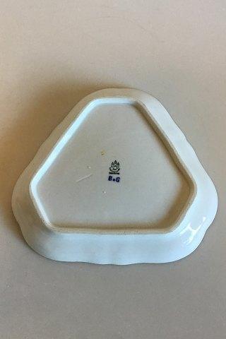 Bing & Grøndahl Saksisk Blomst, Håndmalet Trekantet kagefad
