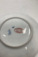 Bing and Grondahl 蓝色凹槽素面/蓝色彩绘茶杯，带 Main Depot 标志