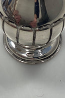 19世紀のマスタースタンプが押された小型の銀製ソルト／ペッパーシェーカー